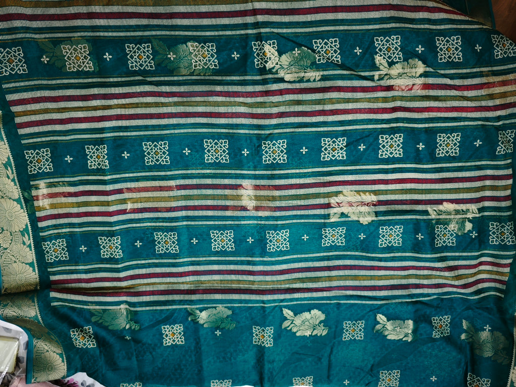 Golden Pattu Parrot Green