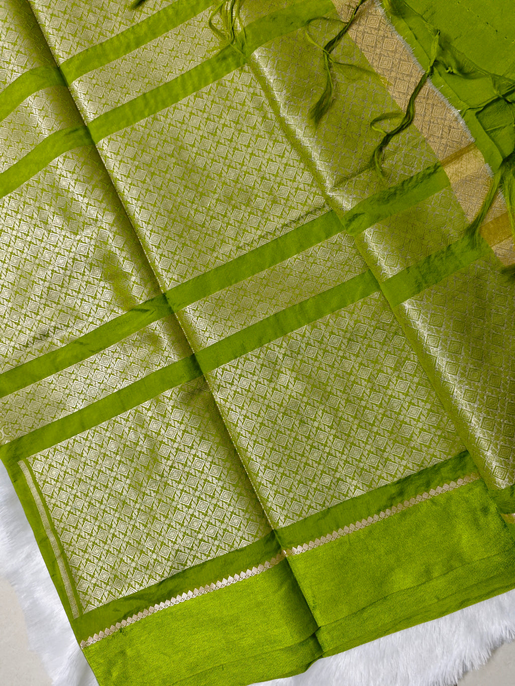 Mashru Crep Silk-KSV5036-Parrot Green