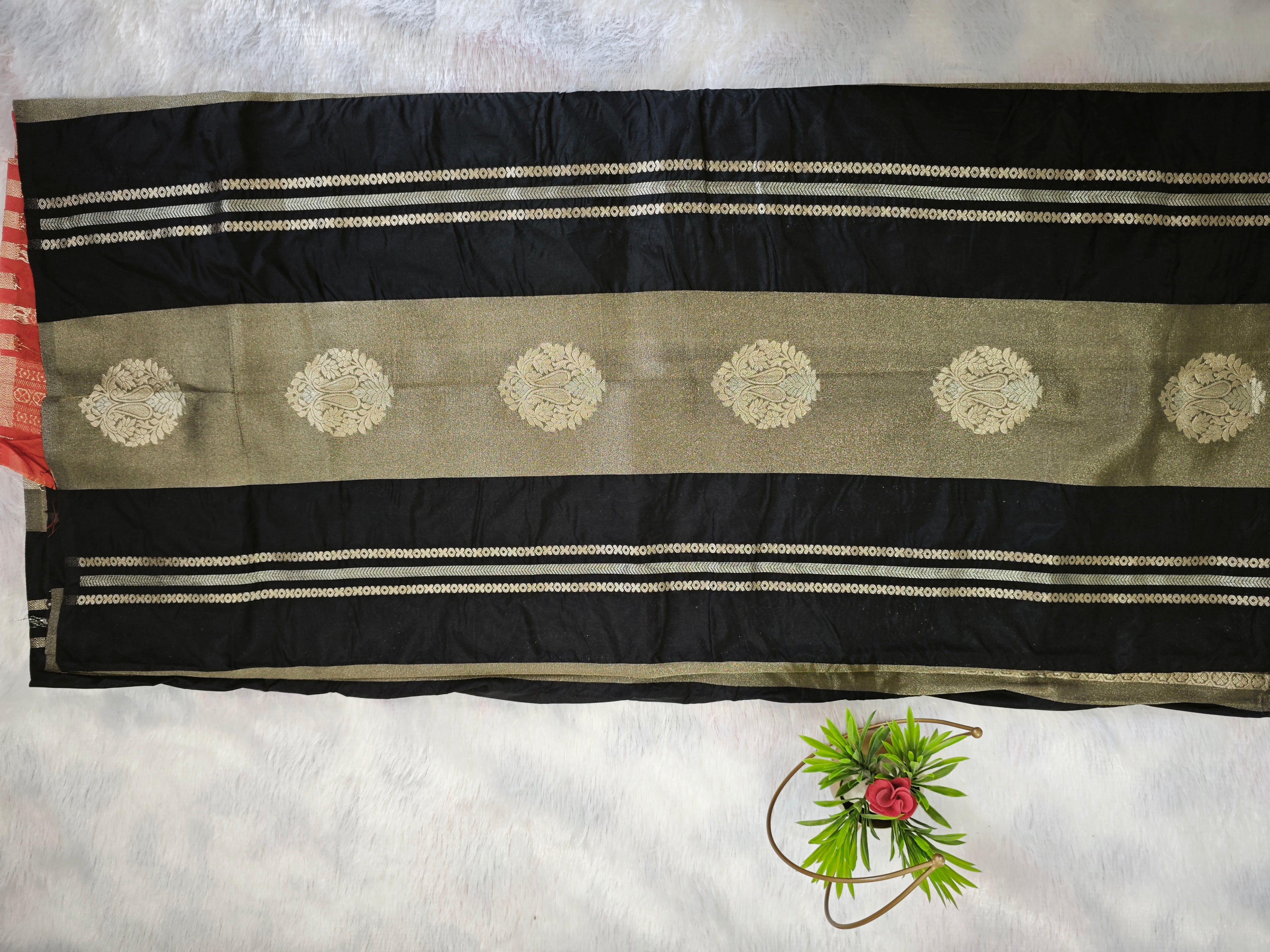 Moonga Cream Silk-KSV5017-Black and Rust