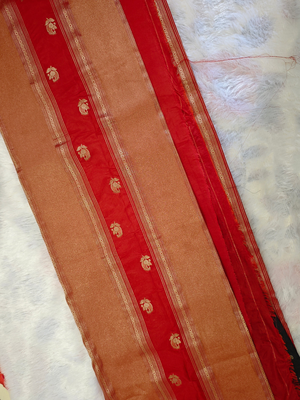 Moonga Cream Silk-KSV5018-Red and Black